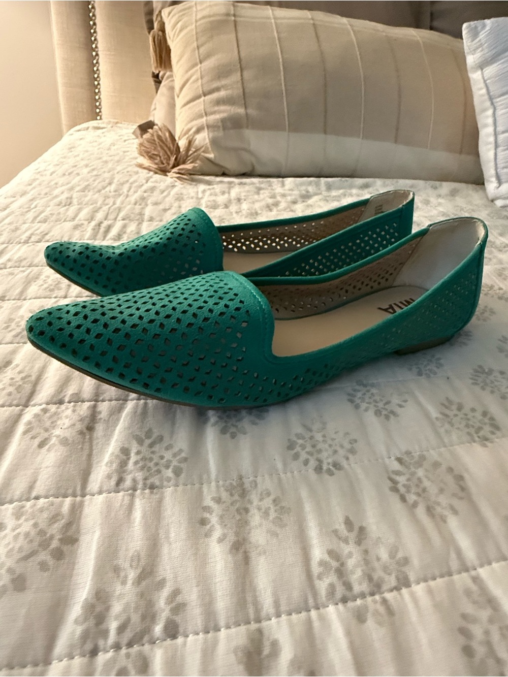 Women's MIA Esie Teal Laser-Cut Pointed Flats Size 8.5